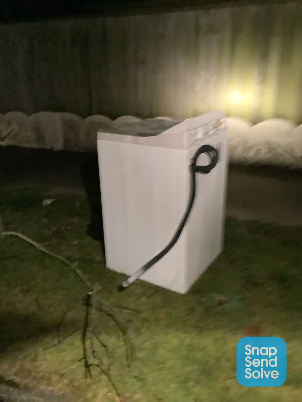 The photograph attached to this dumped rubbish report