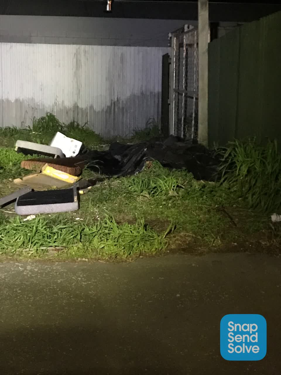 The photograph attached to this dumped rubbish report