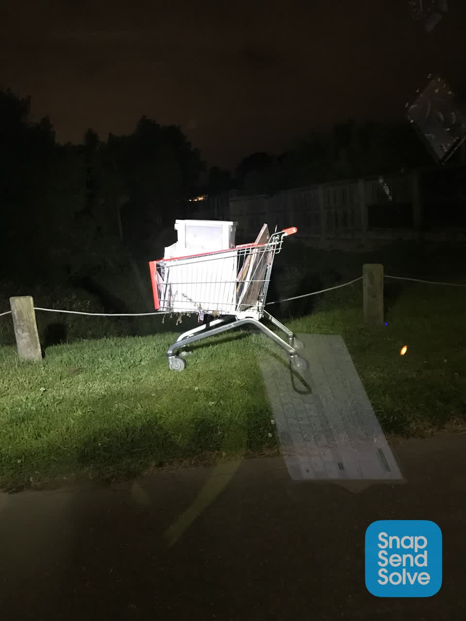 The photograph attached to this dumped rubbish report