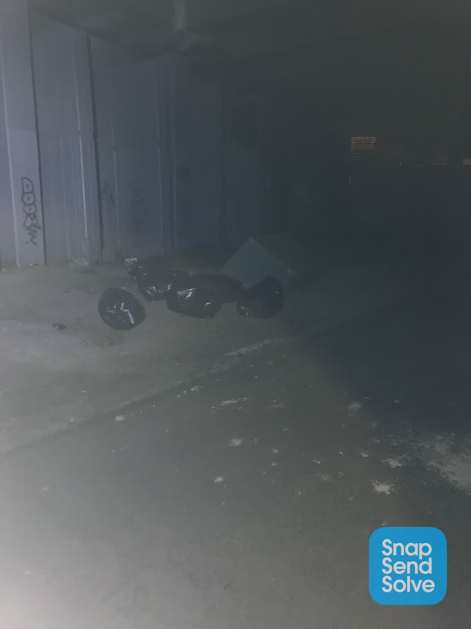 The photograph attached to this dumped rubbish report