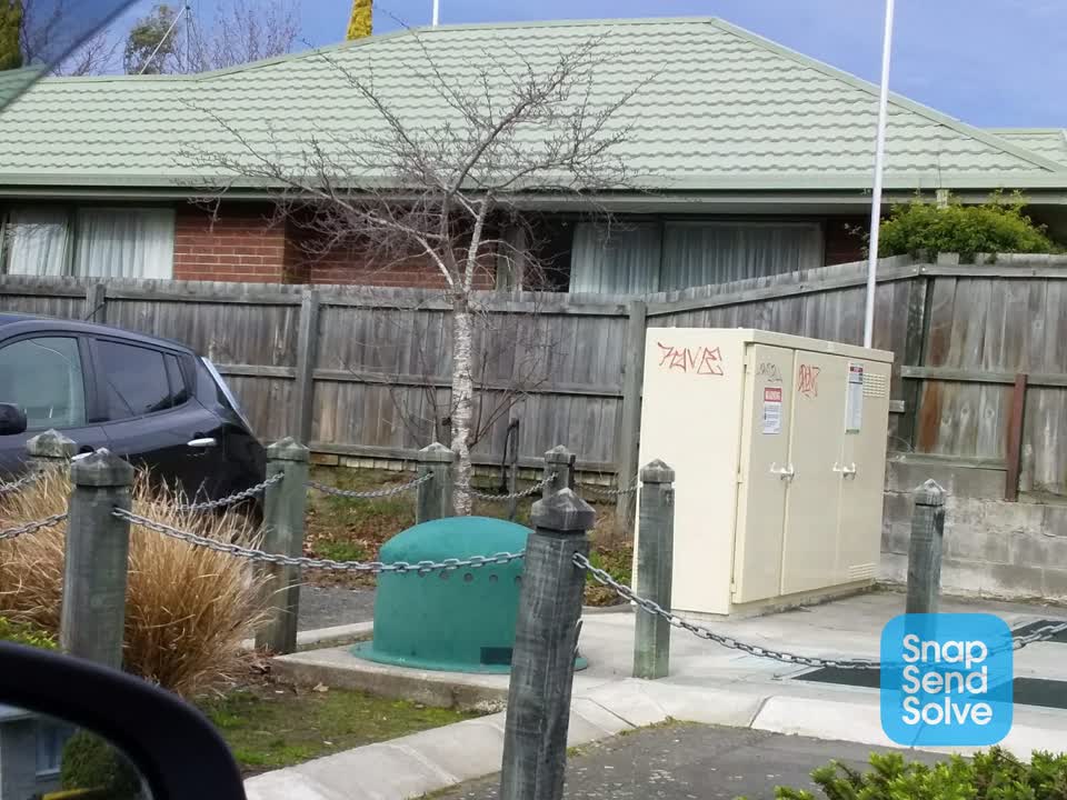 The photograph attached to this graffiti report