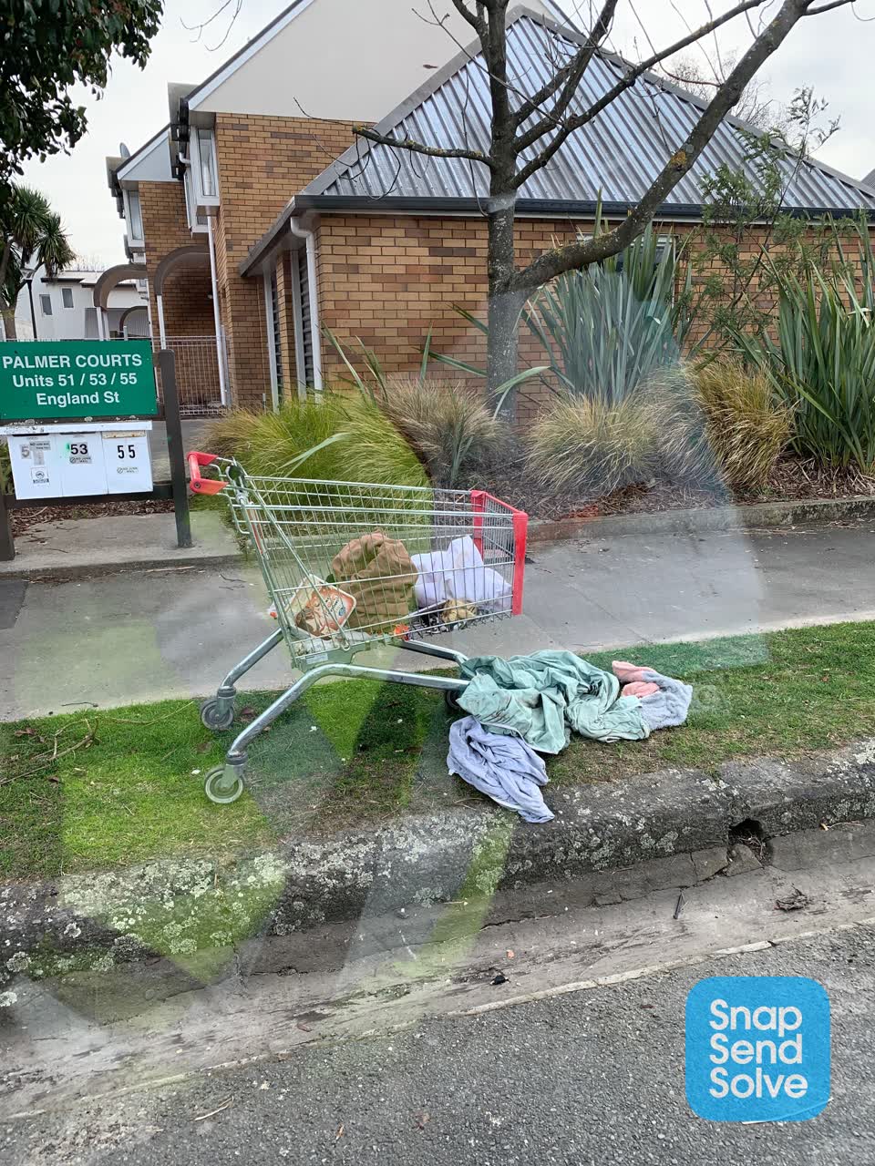 The photograph attached to this dumped rubbish report