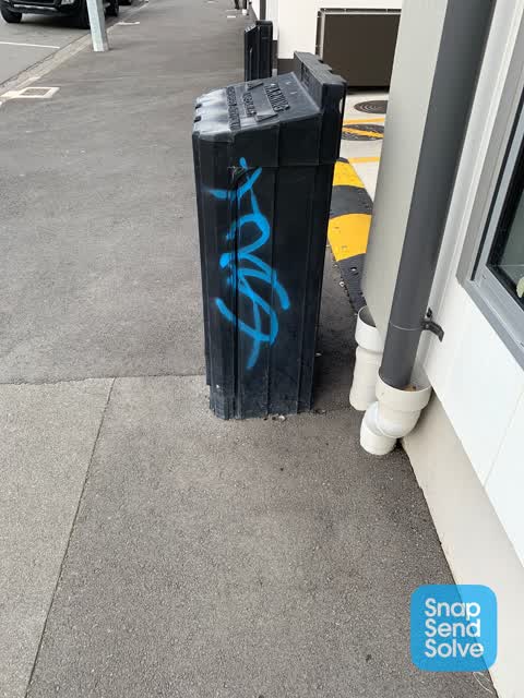 Graffiti, a report photo