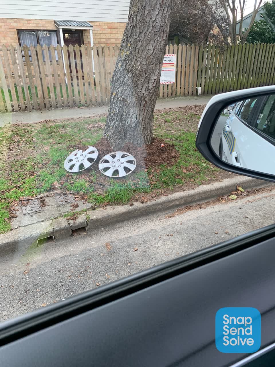 The photograph attached to this dumped rubbish report