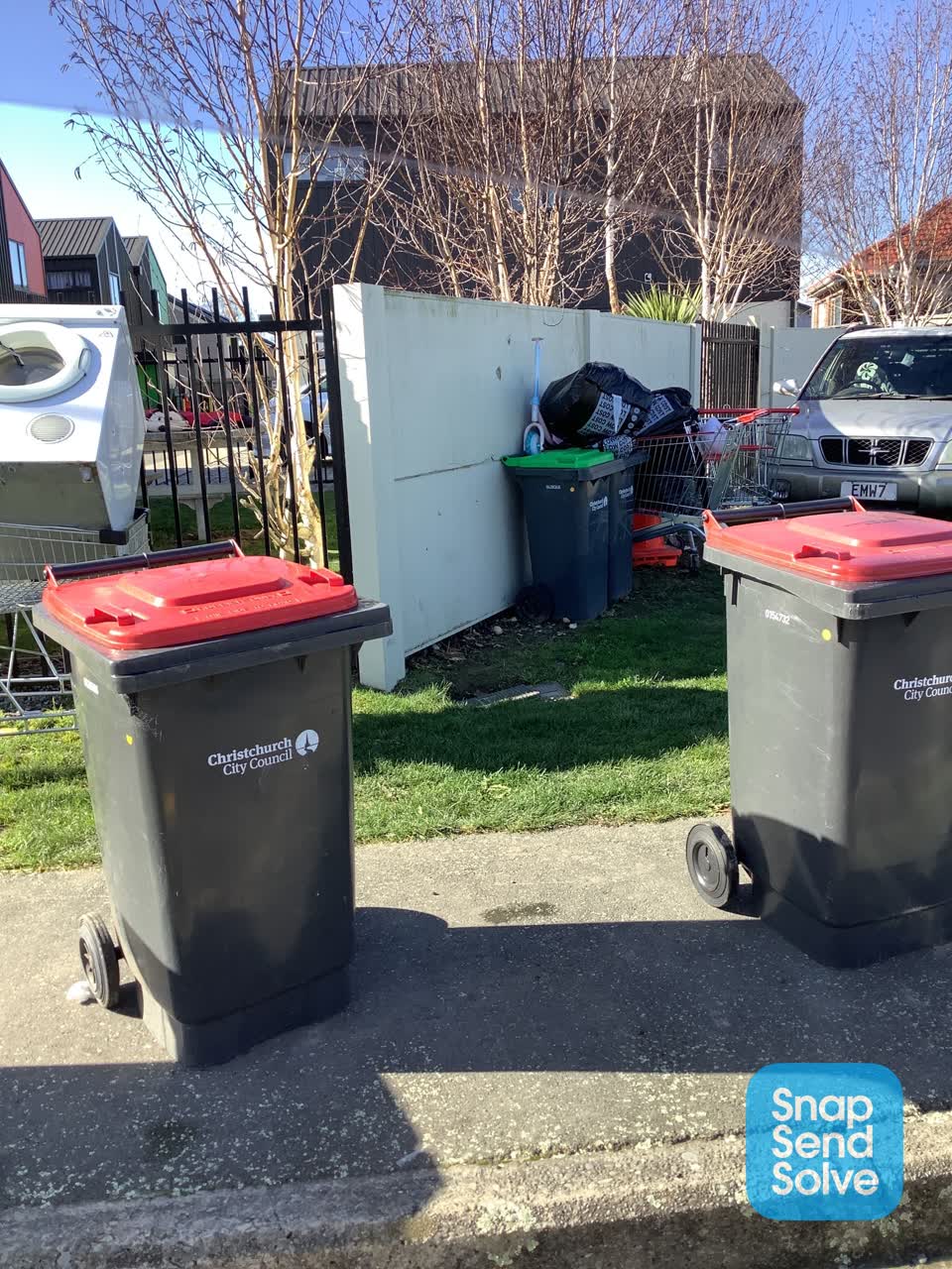 The photograph attached to this dumped rubbish report