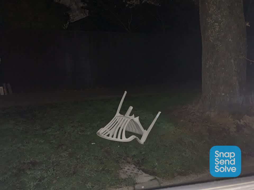The photograph attached to this dumped rubbish report