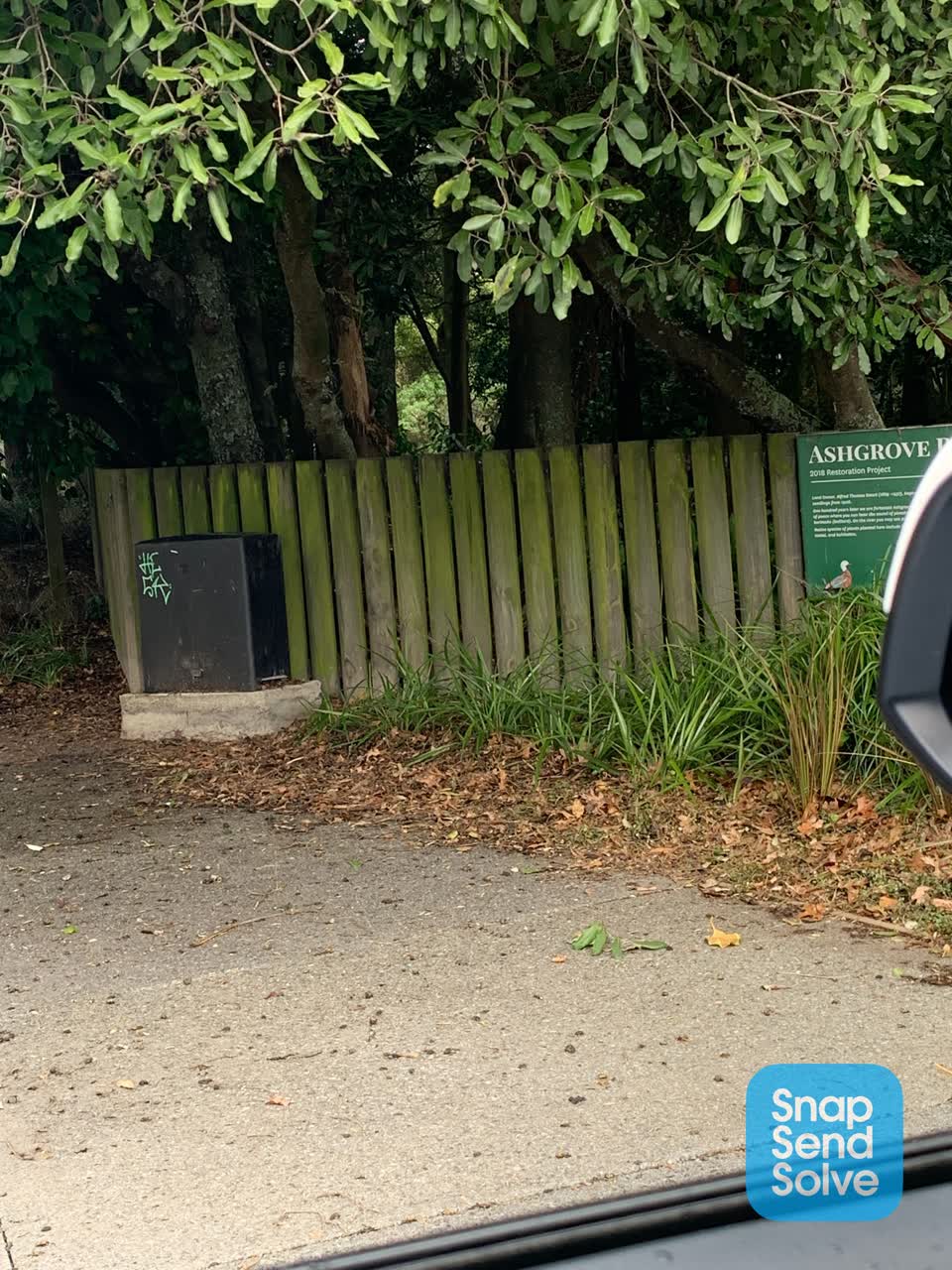 The photograph attached to this graffiti report