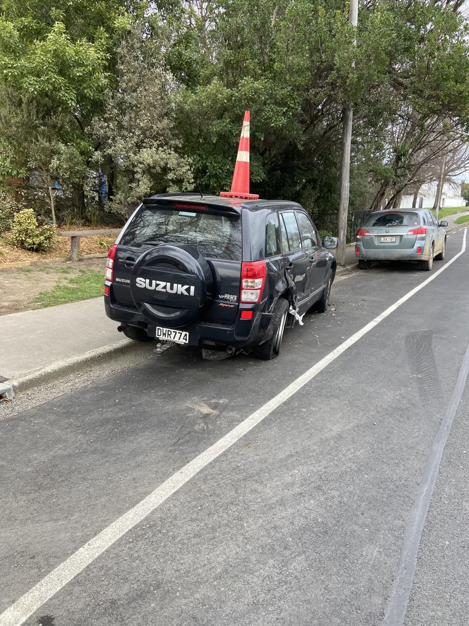 The photograph attached to this hazard, vehicle report