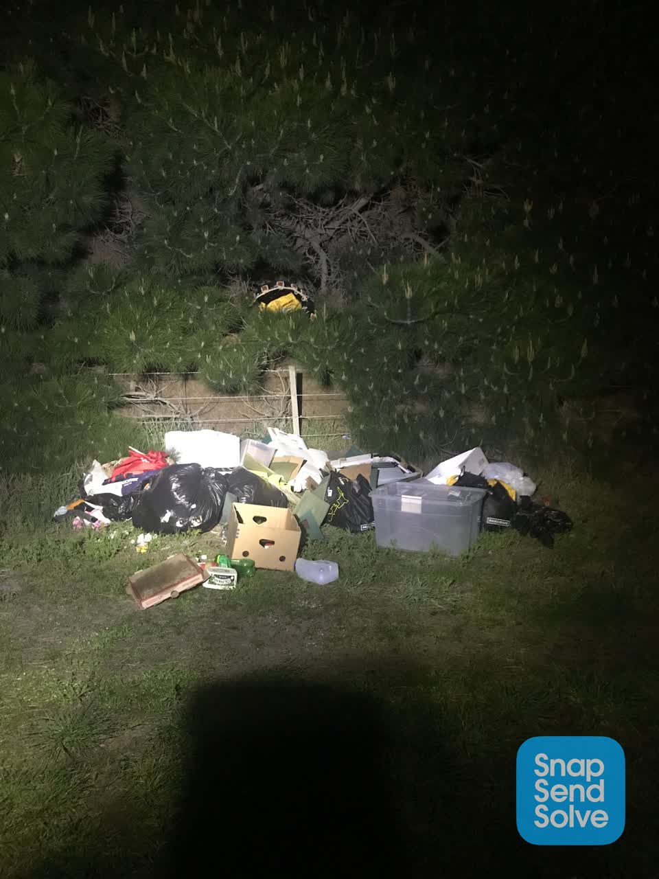 The photograph attached to this dumped rubbish report