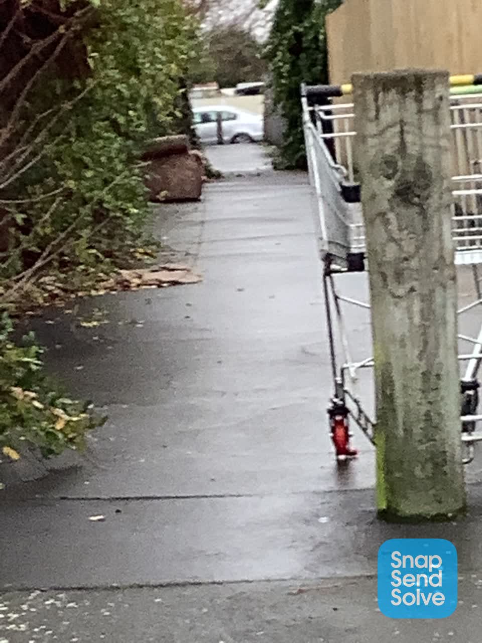The photograph attached to this dumped rubbish report
