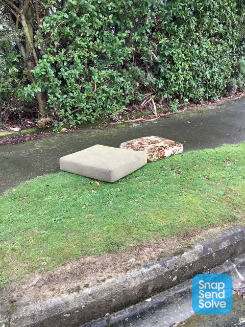 Dumped Rubbish, a report photo
