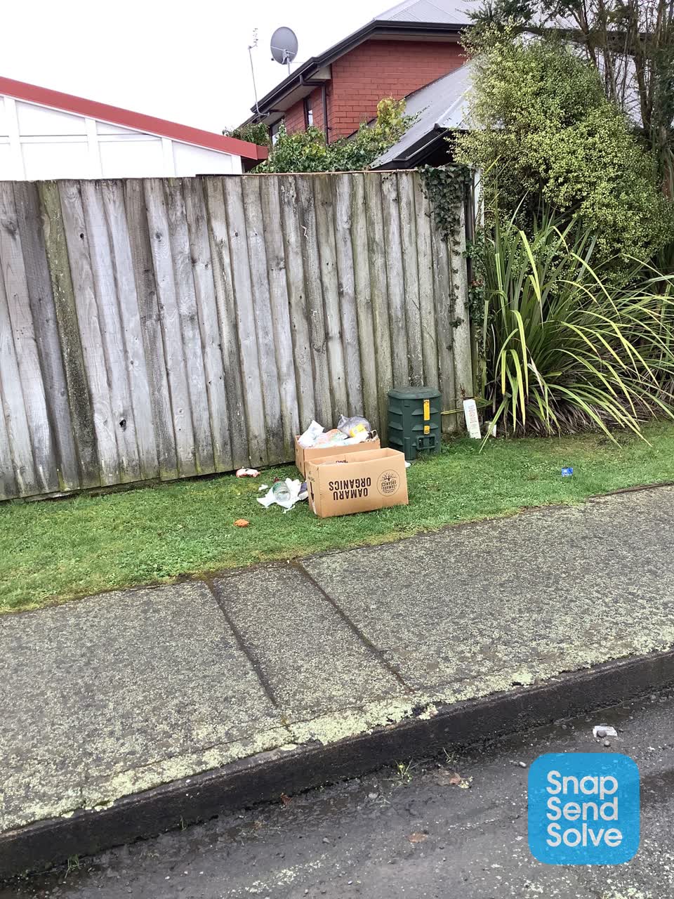 The photograph attached to this dumped rubbish report