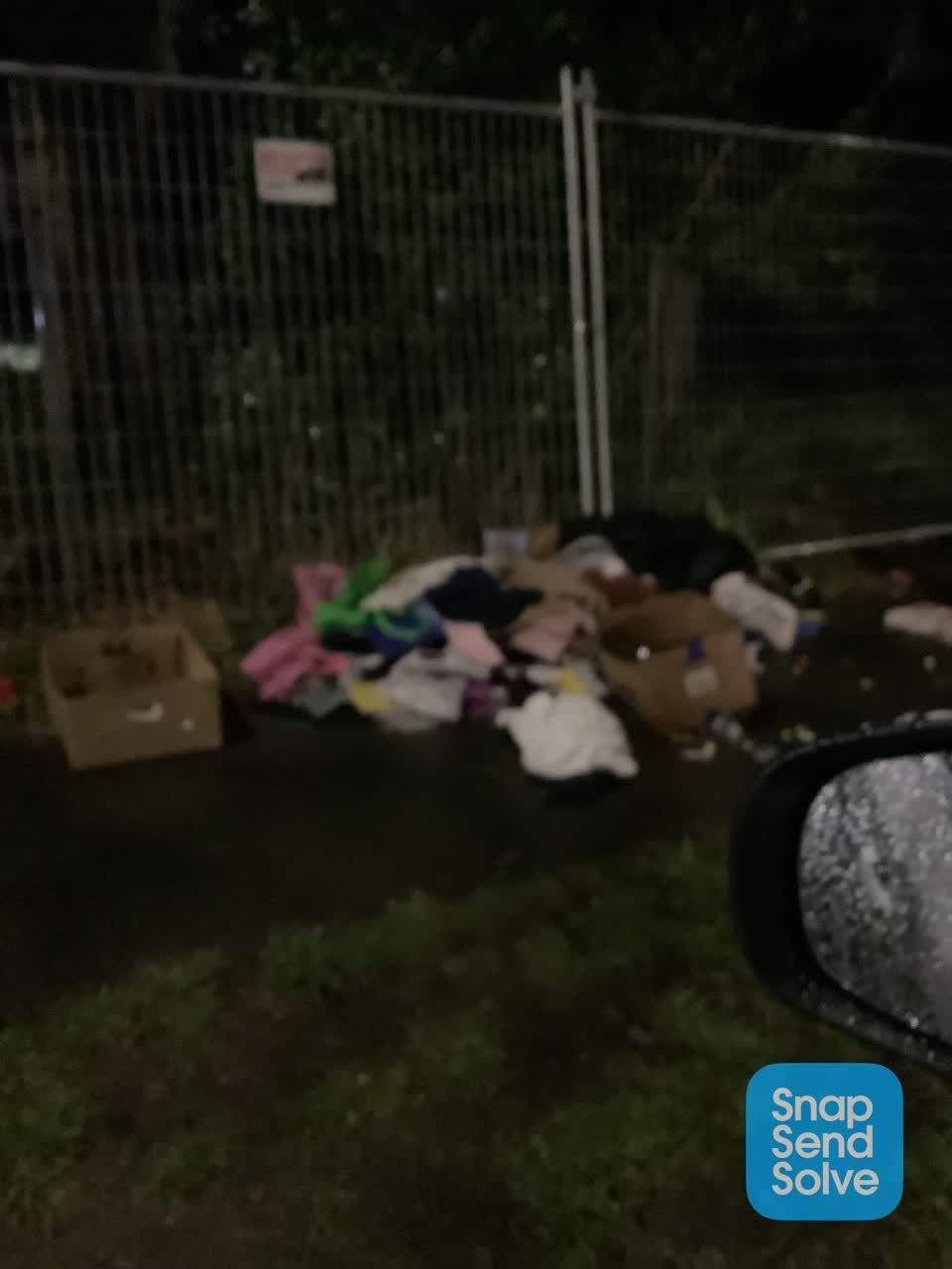 The photograph attached to this dumped rubbish report