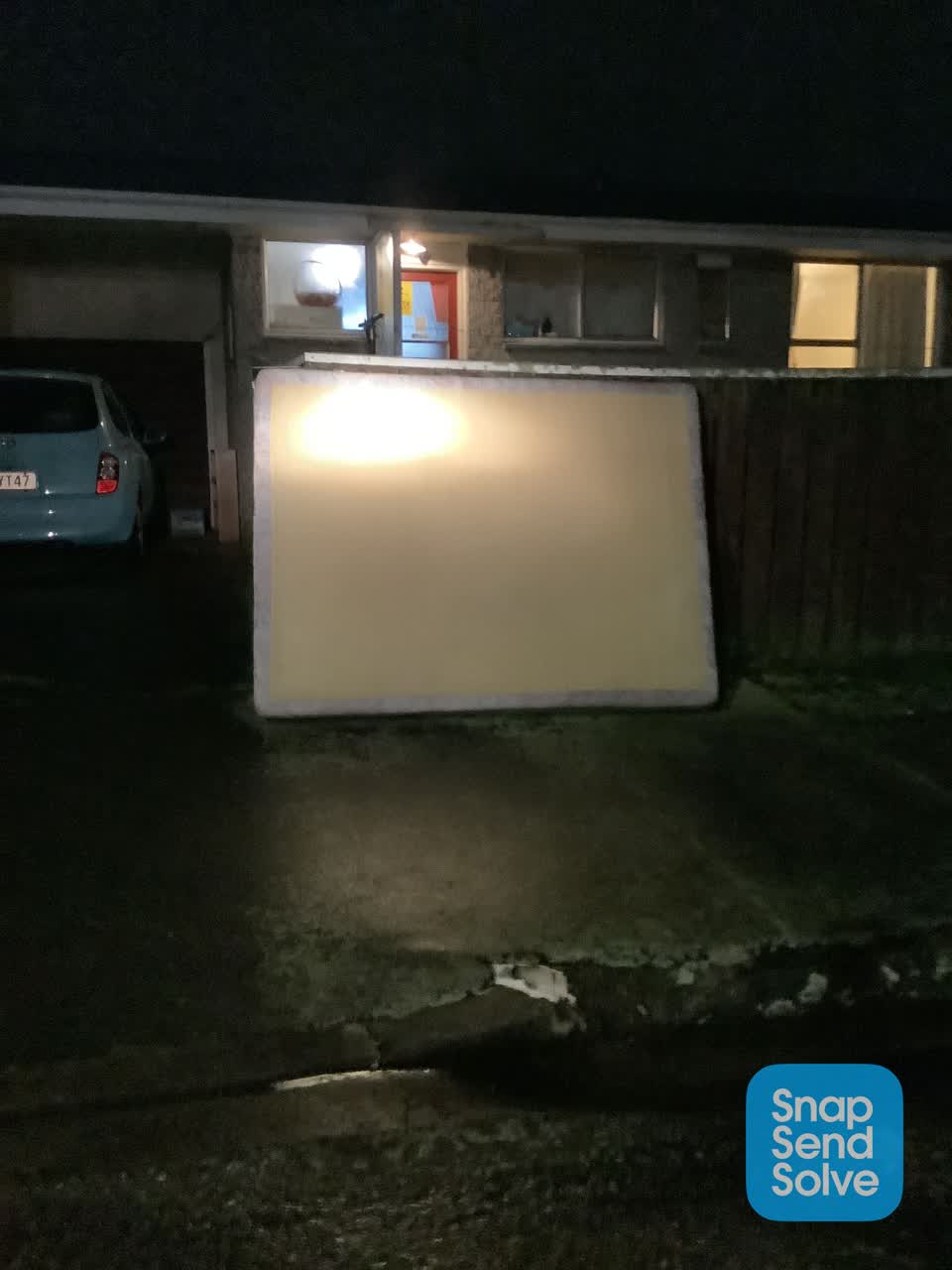The photograph attached to this dumped rubbish report