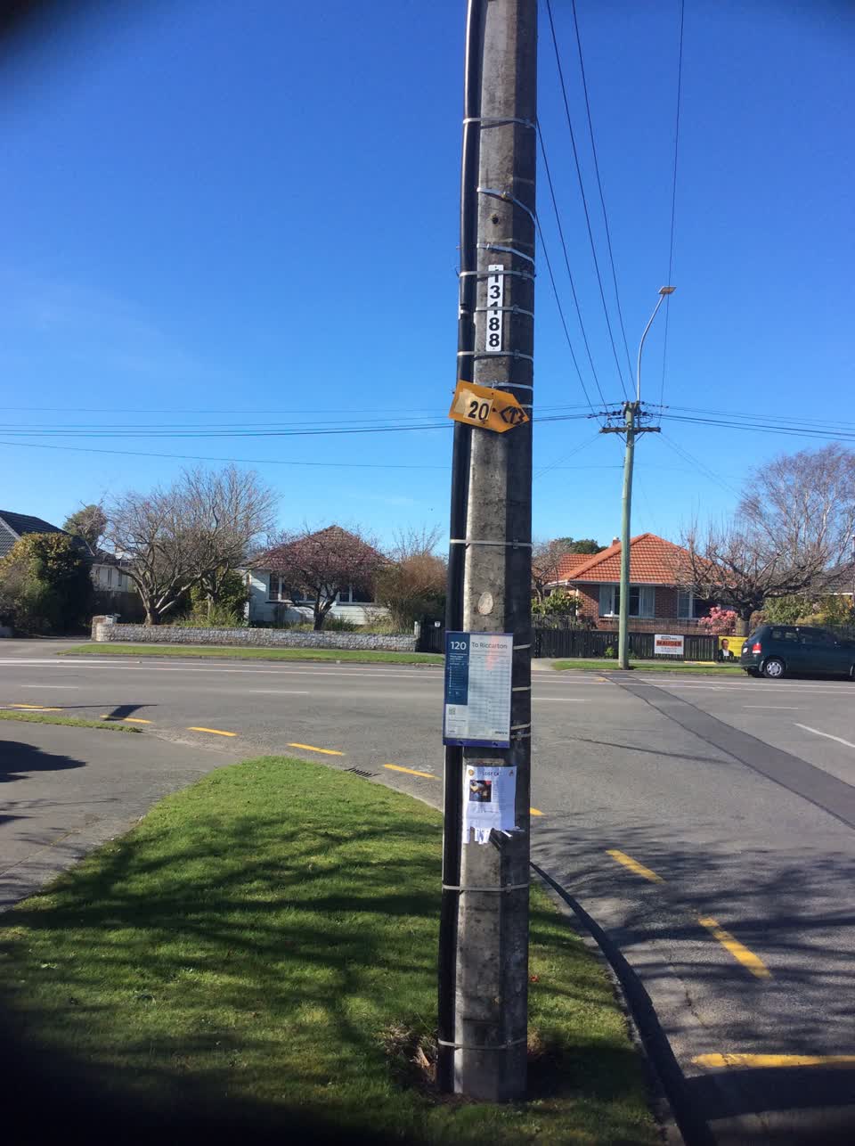 The photograph attached to this road signage report