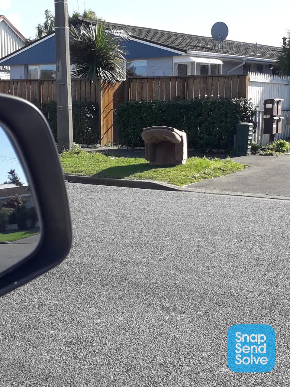 The photograph attached to this dumped rubbish report