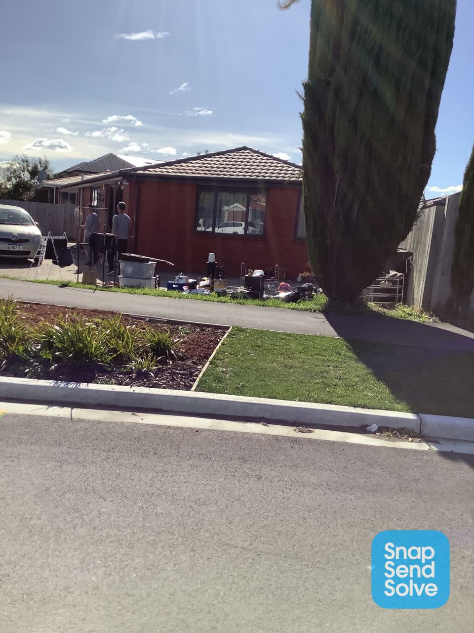 The photograph attached to this dumped rubbish report