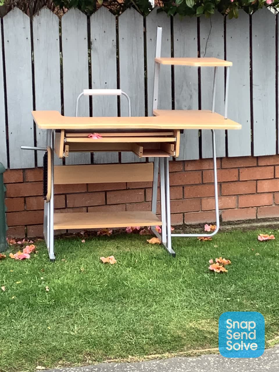 The photograph attached to this dumped rubbish report