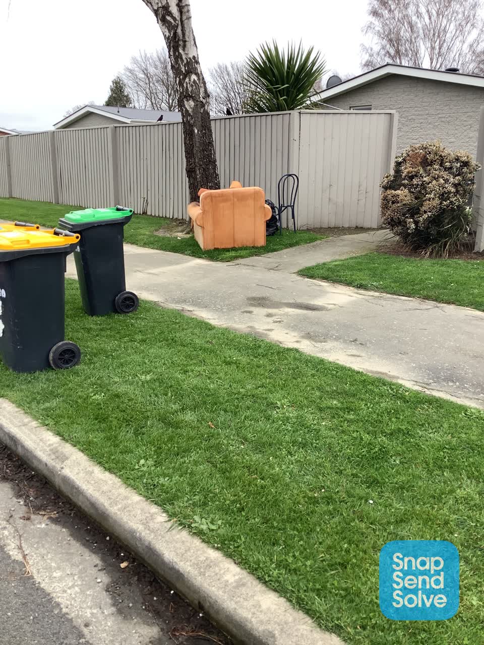 The photograph attached to this dumped rubbish report