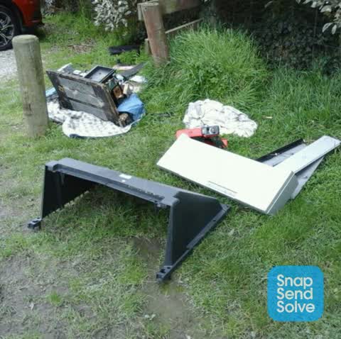 Litter, a report photo