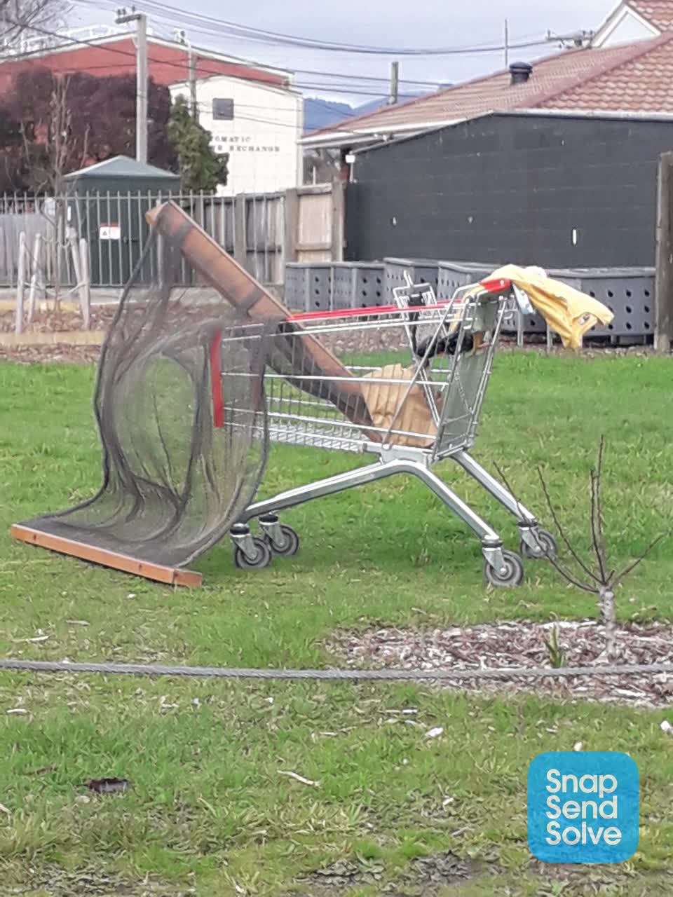 The photograph attached to this dumped rubbish report