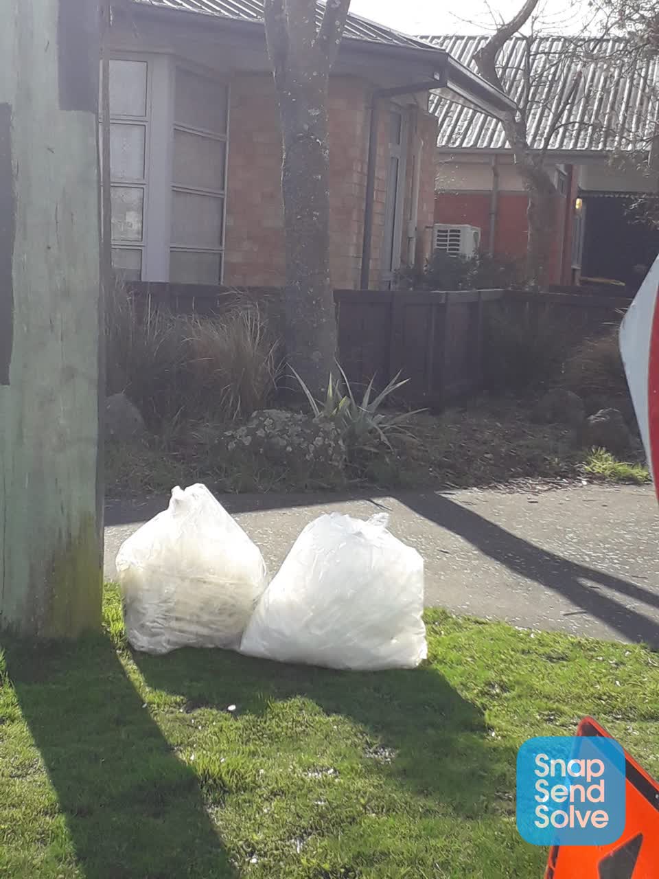 The photograph attached to this dumped rubbish report
