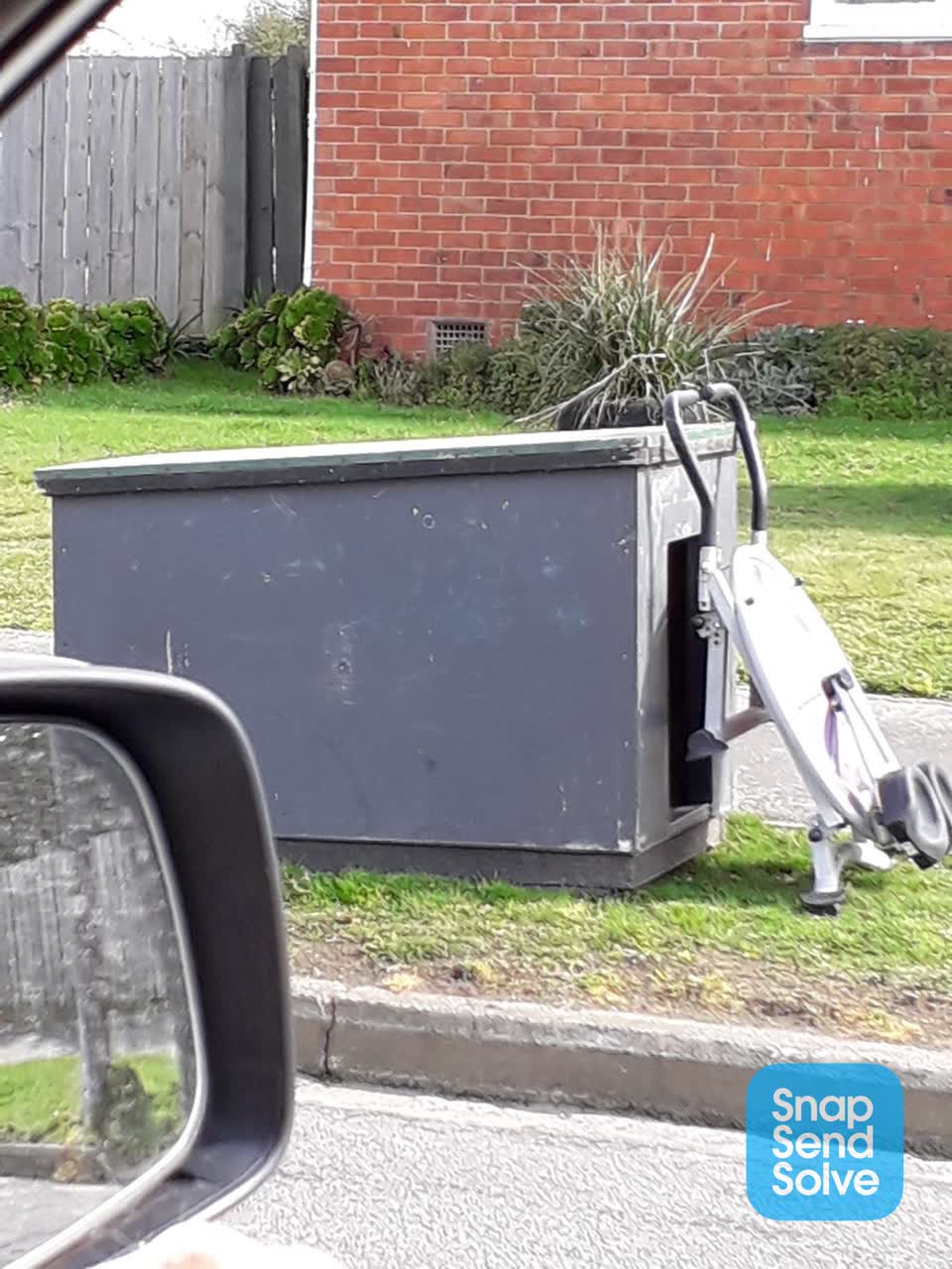 The photograph attached to this dumped rubbish report
