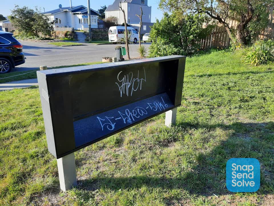 The photograph attached to this graffiti report