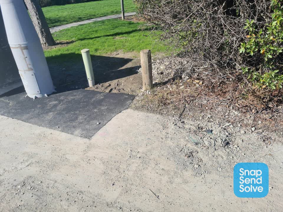The photograph attached to this pavement - general report