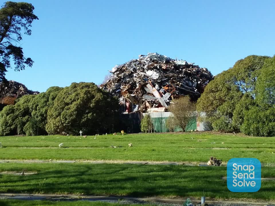 The photograph attached to this dumped rubbish report