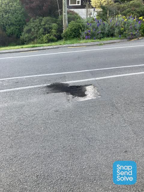 Pothole, a report photo