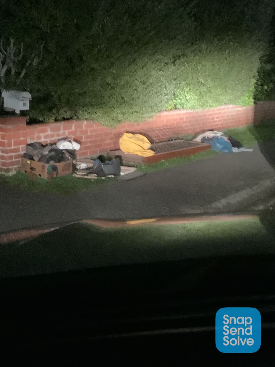The photograph attached to this dumped rubbish report