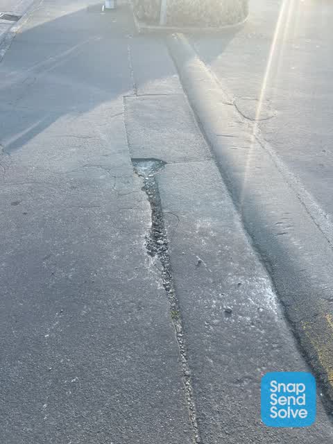 Pavement - Damaged, a report photo