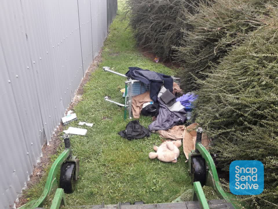The photograph attached to this dumped rubbish report