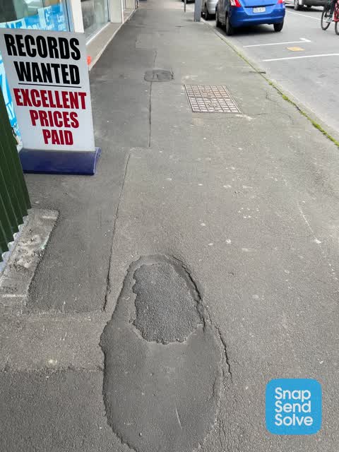 Pavement - Damaged, a report photo