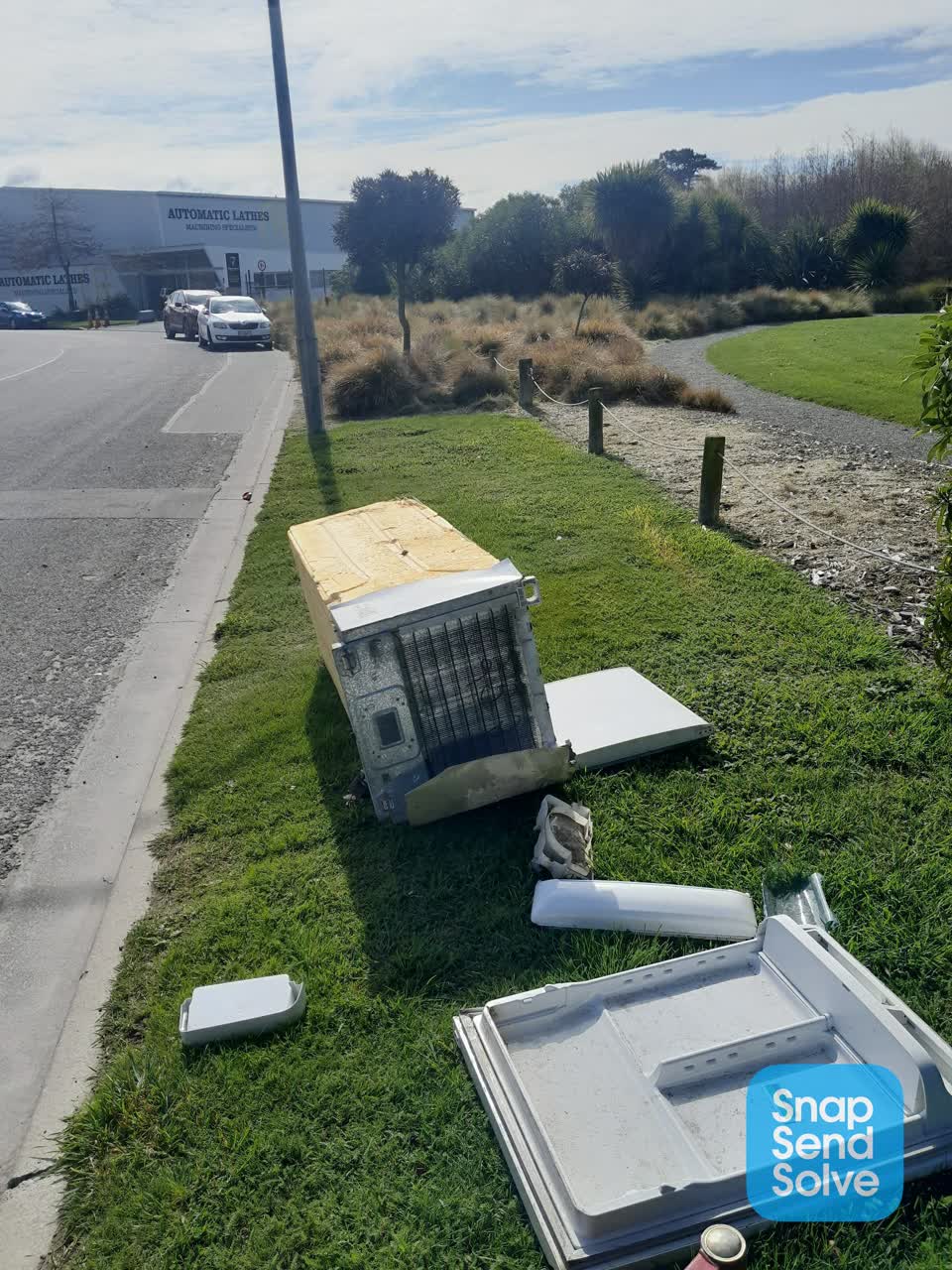 The photograph attached to this dumped rubbish report