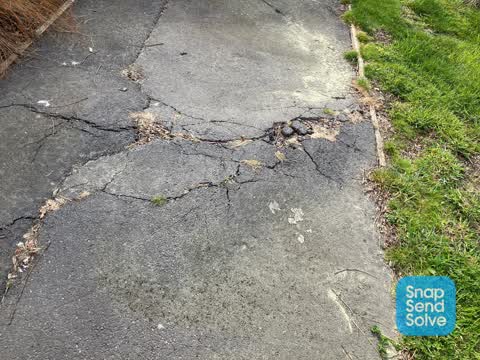 Pavement - Damaged, a report photo