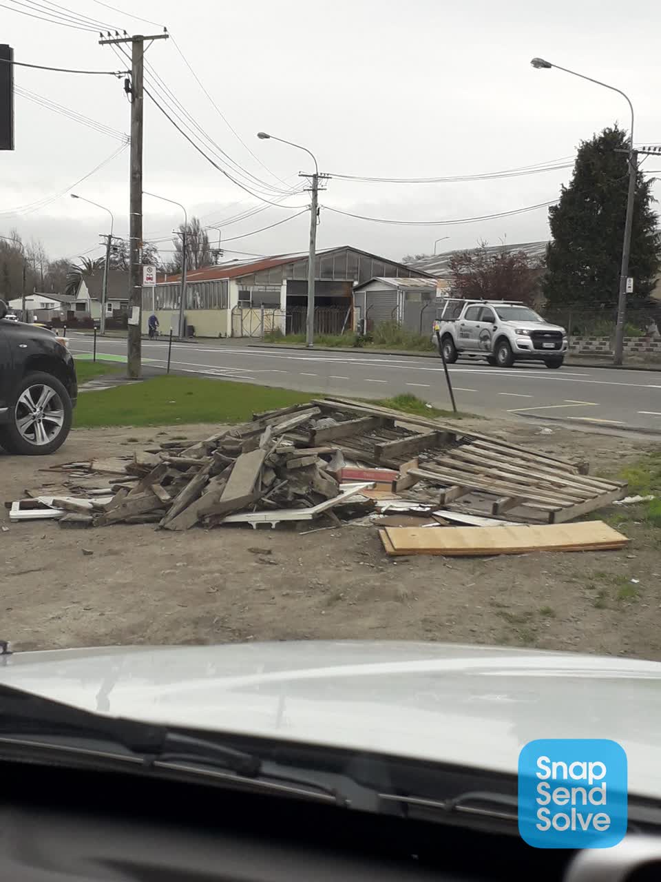 The photograph attached to this dumped rubbish report