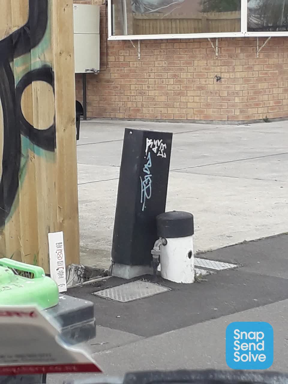 The photograph attached to this graffiti report