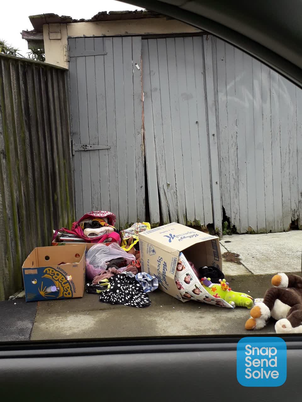 The photograph attached to this dumped rubbish report