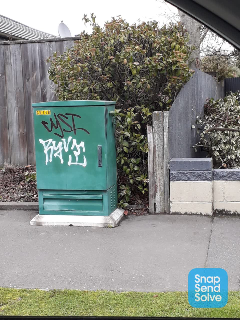 The photograph attached to this graffiti report