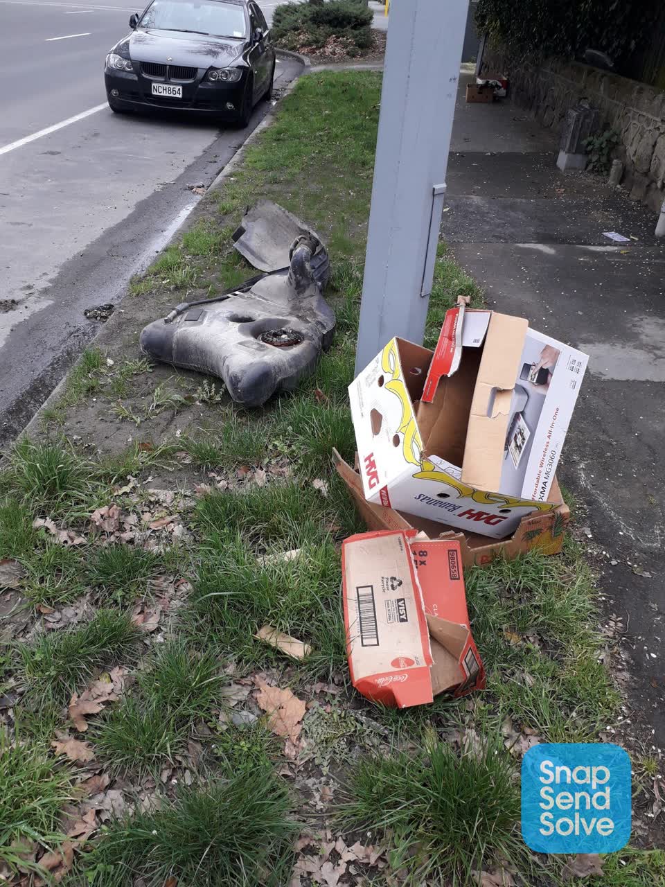 The photograph attached to this dumped rubbish report