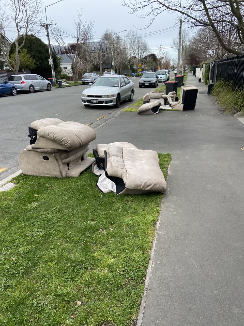 The photograph attached to this dumped rubbish report
