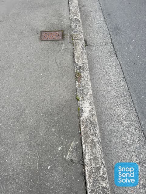 Pavement - Damaged, a report photo
