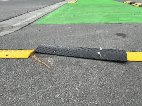 Pavement - Damaged, a report photo