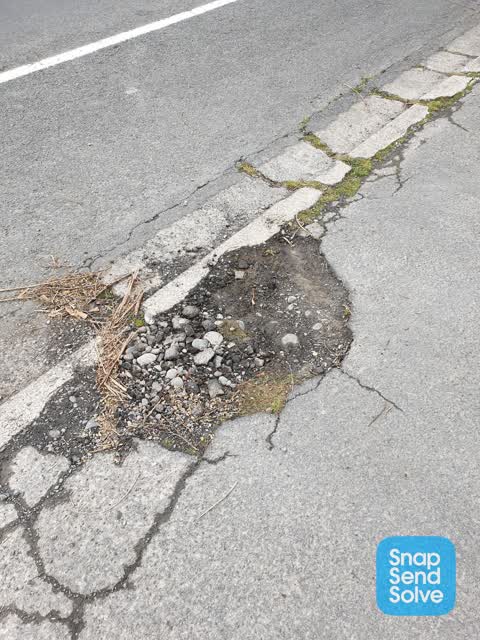 Pavement - Damaged, a report photo