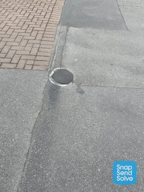 Pavement - Damaged, a report photo