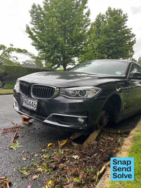 Abandoned Vehicle — a report photo