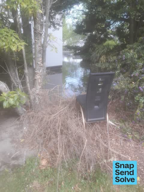 Dumped Rubbish — a report photo