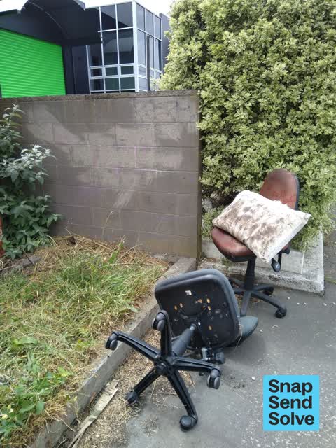 Dumped Rubbish — a report photo